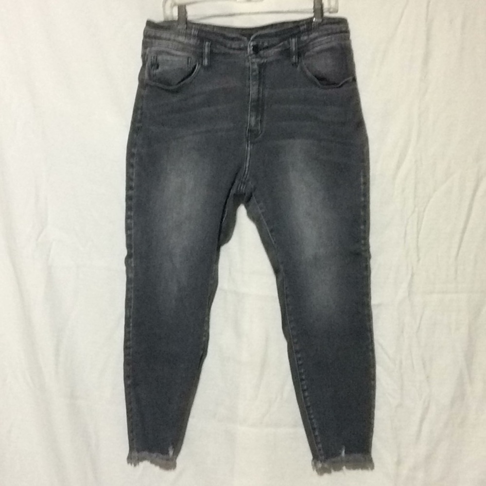 KanCan Womens Gray Denim Jeans Distressed Sz 31/26